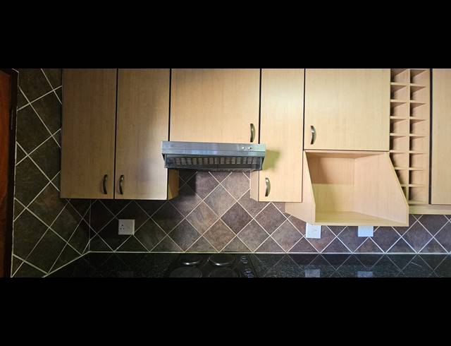 2 BEDROOM TOWNHOUSE FOR SALE IN ALBERTON NORTH